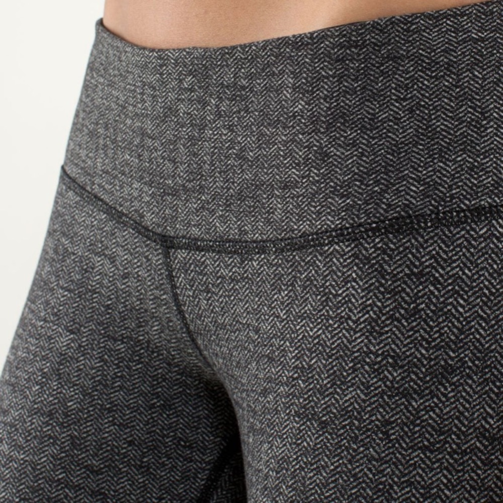 LULULEMON 2013 GREY HARRINGBONE WUNDER UNDER